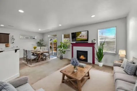 2546 NW Glen Oak Avenue Redmond OR 97756