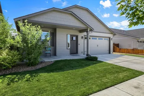 2546 NW Glen Oak Avenue Redmond OR 97756