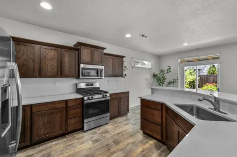 2546 NW Glen Oak Avenue Redmond OR 97756