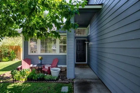 2138 SW 28th Street Redmond OR 97756