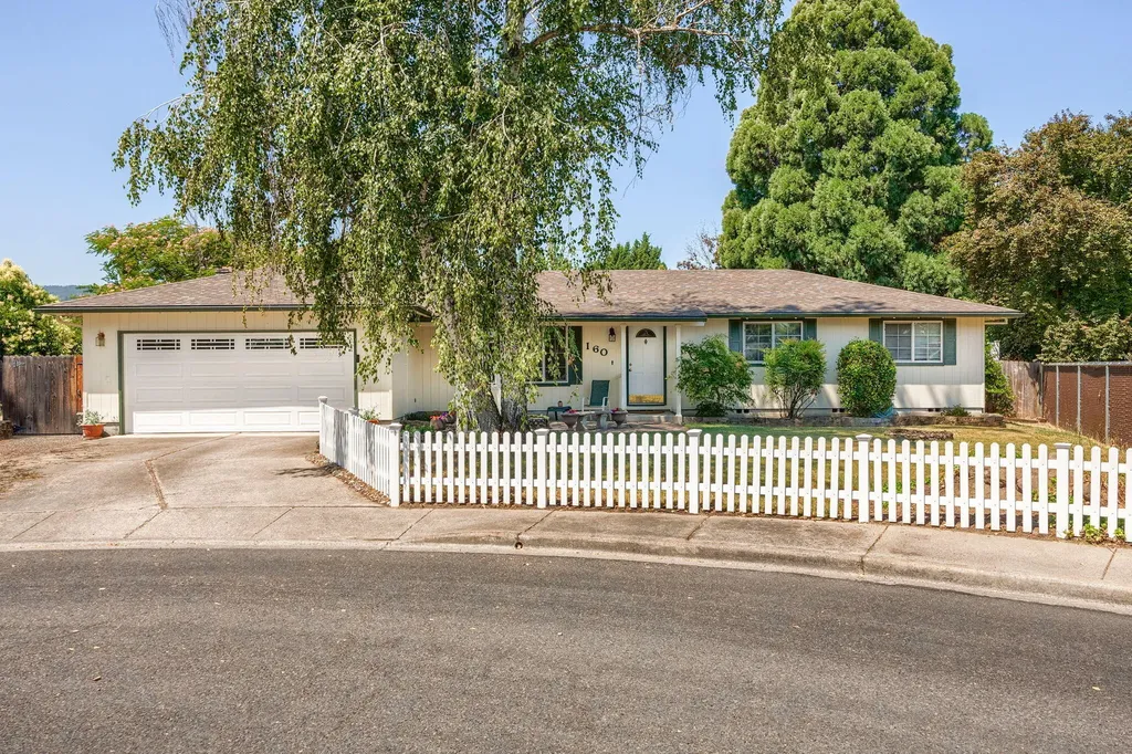 160 Centennial Circle Central Point OR 97502