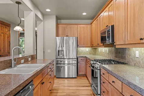 60808 Goldenwood Loop Bend OR 97702