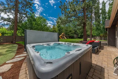 60808 Goldenwood Loop Bend OR 97702