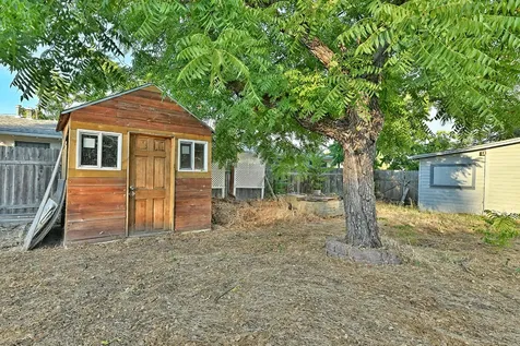 114 N 8th Street Central Point OR 97502