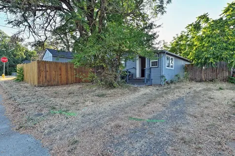 114 N 8th Street Central Point OR 97502