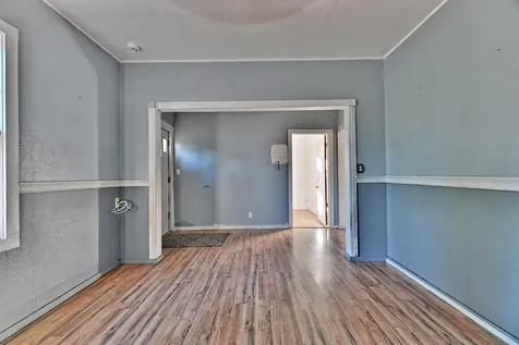 114 N 8th Street Central Point OR 97502