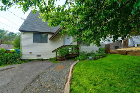 2020 Sargent Avenue Klamath Falls OR 97601