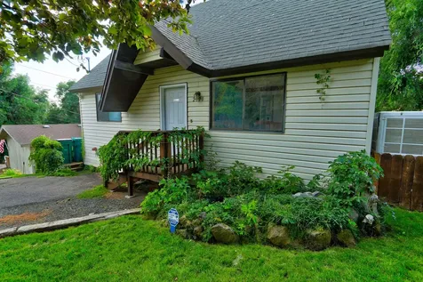 2020 Sargent Avenue Klamath Falls OR 97601