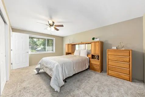 2353 Brentwood Street Medford OR 97504