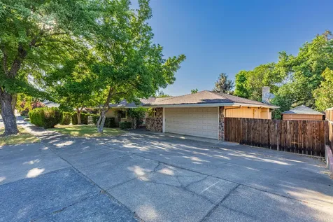 2353 Brentwood Street Medford OR 97504