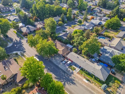 2353 Brentwood Street Medford OR 97504