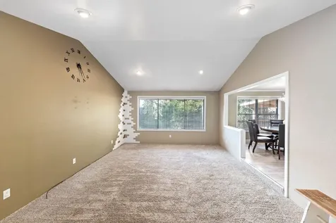 2353 Brentwood Street Medford OR 97504