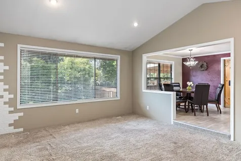 2353 Brentwood Street Medford OR 97504