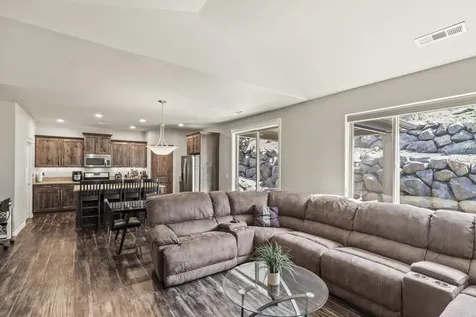 1633 Palermo Street Medford OR 97504