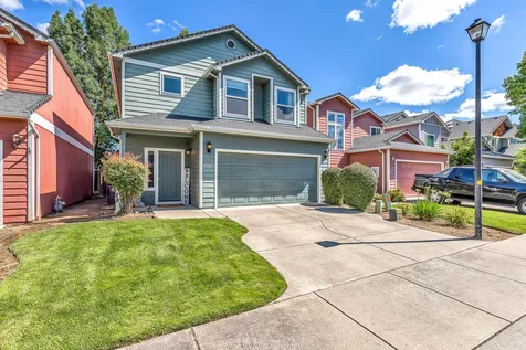2627 Parkwood Village Lane Central Point OR 97502