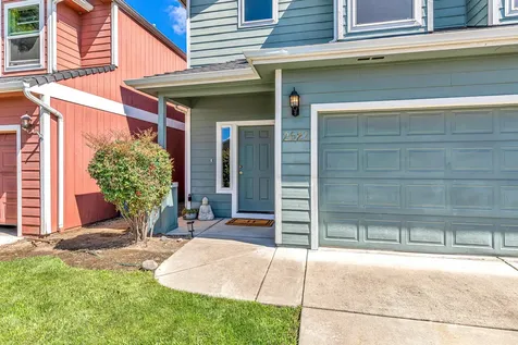2627 Parkwood Village Lane Central Point OR 97502