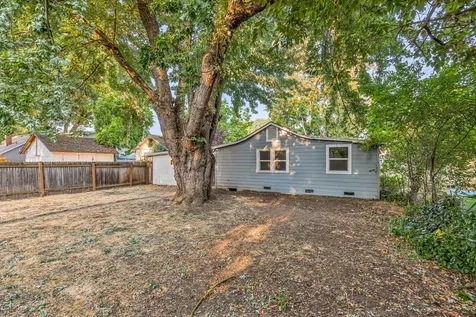 213 Portland Avenue Medford OR 97504