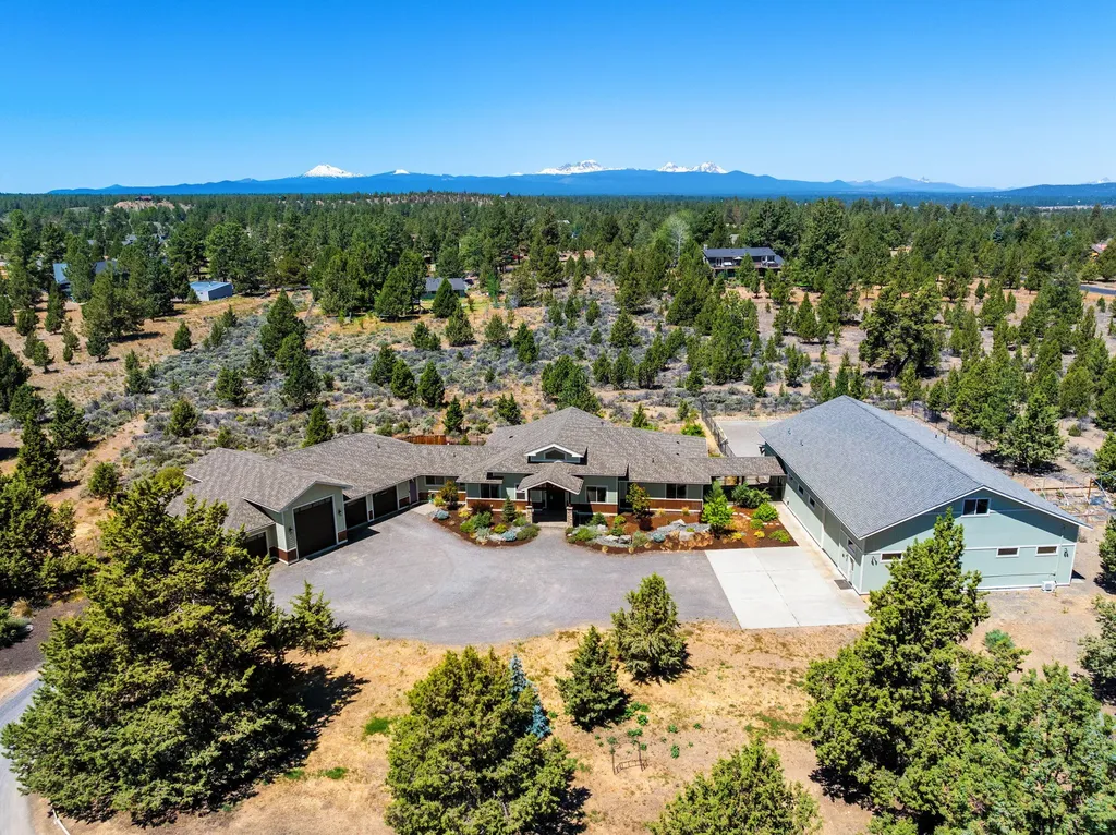 60121 Sweetgrass Lane Bend OR 97702
