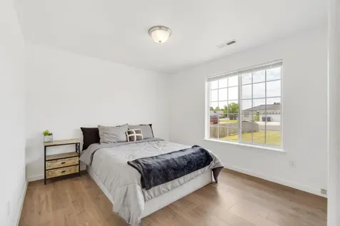 8094 Penny Lane White City OR 97503