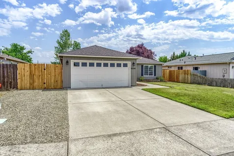 8094 Penny Lane White City OR 97503