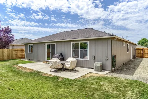 8094 Penny Lane White City OR 97503