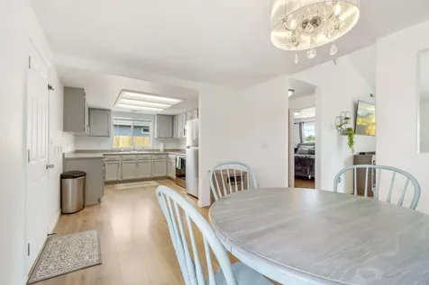 8094 Penny Lane White City OR 97503
