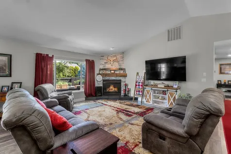 1955 NW Maple Place Redmond OR 97756
