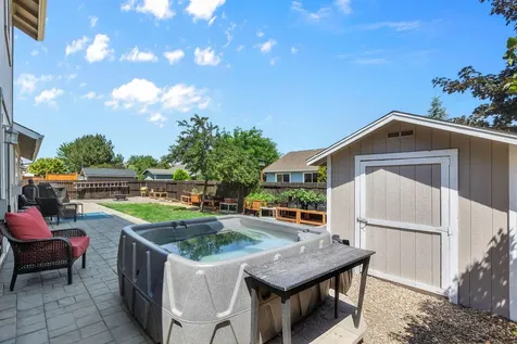 1955 NW Maple Place Redmond OR 97756