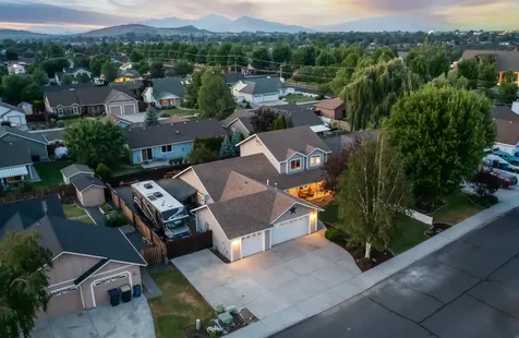 1955 NW Maple Place Redmond OR 97756