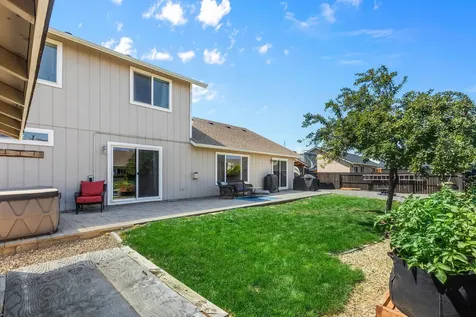 1955 NW Maple Place Redmond OR 97756