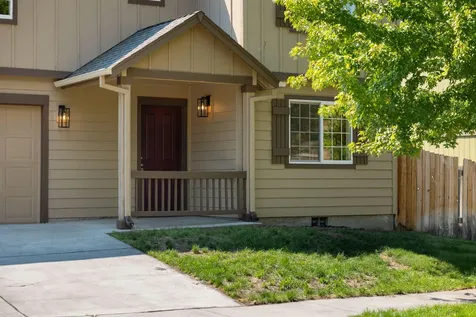 3020 SW Deschutes Drive Redmond OR 97756