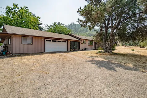5388 Kane Creek Road Central Point OR 97502