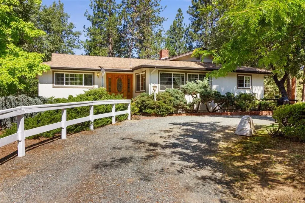 660 Catalpa Drive Grants Pass OR 97526