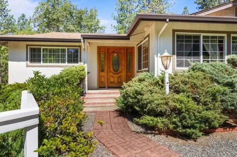 660 Catalpa Drive Grants Pass OR 97526