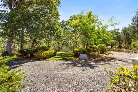 660 Catalpa Drive Grants Pass OR 97526