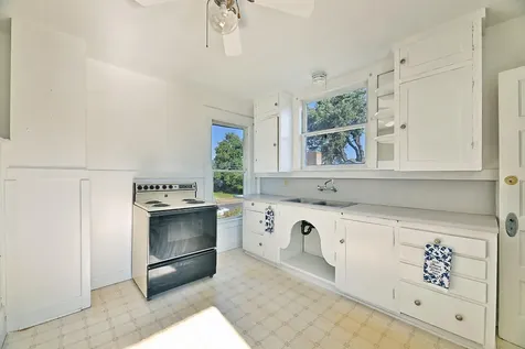 402 Newtown Street Medford OR 97501