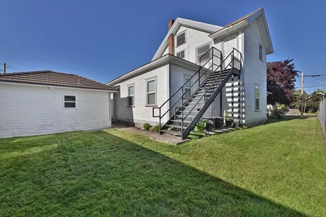 402 Newtown Street Medford OR 97501