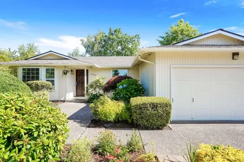 4928 Indiana Avenue NE Salem OR 97305