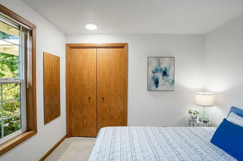 4928 Indiana Avenue NE Salem OR 97305