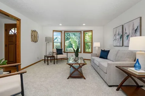 4928 Indiana Avenue NE Salem OR 97305