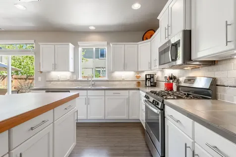 604 SE Glengarry Place Bend OR 97702