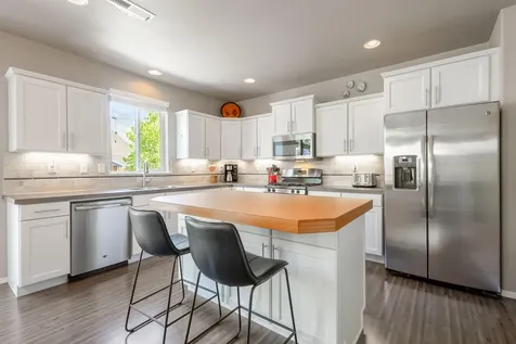 604 SE Glengarry Place Bend OR 97702