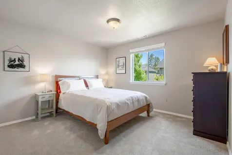 604 SE Glengarry Place Bend OR 97702