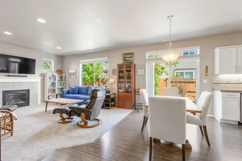 604 SE Glengarry Place Bend OR 97702