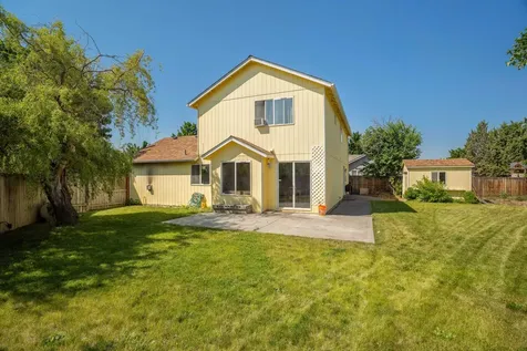 2031 SW 28th Court Redmond OR 97756