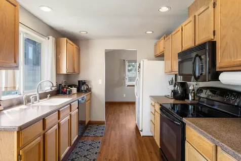 2031 SW 28th Court Redmond OR 97756