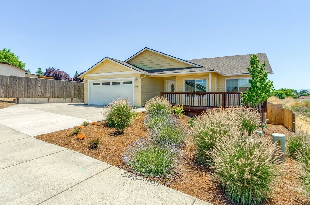 214 Barton Road Eagle Point OR 97524