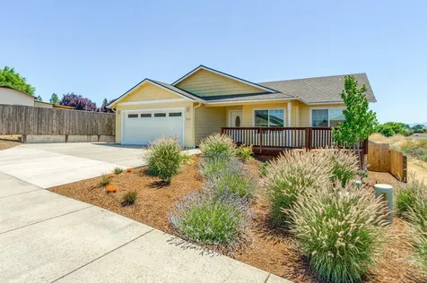 214 Barton Road Eagle Point OR 97524