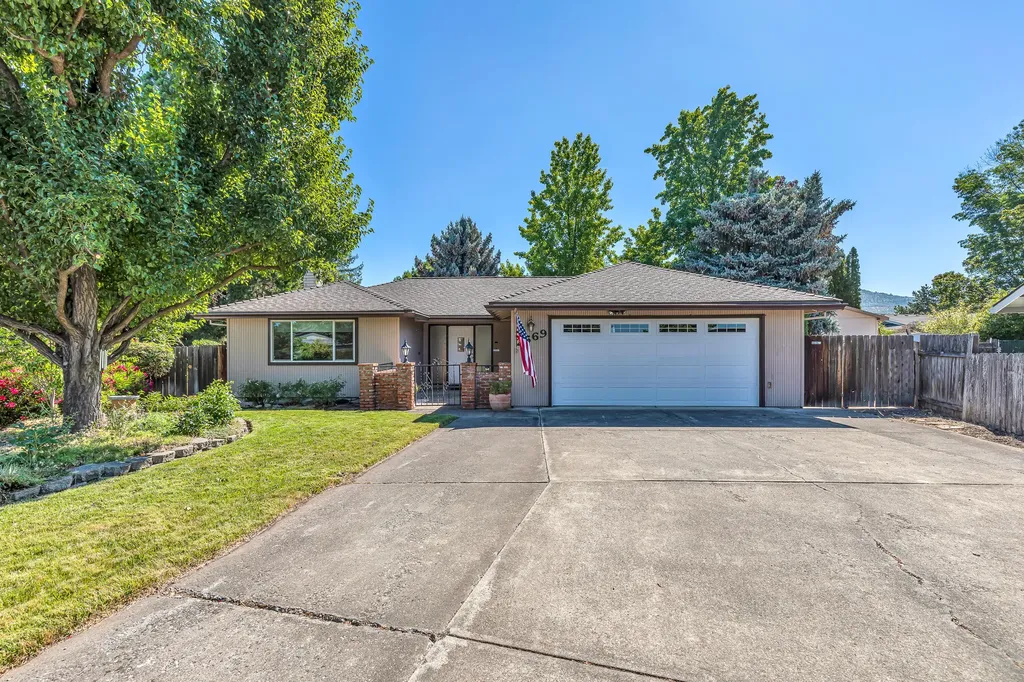 2569 Delmar Way Medford OR 97504