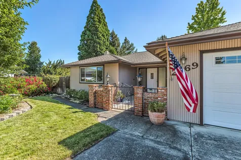 2569 Delmar Way Medford OR 97504